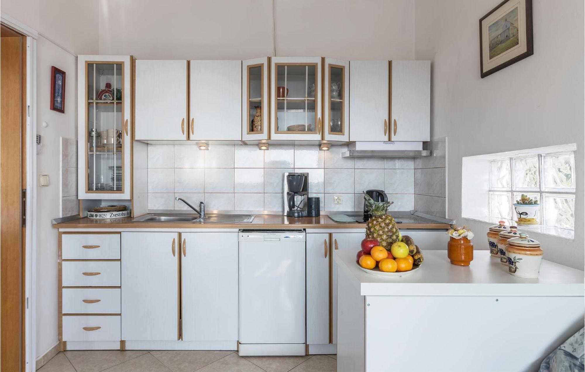 Beautiful Apartment In Barbariga With Kitchen Exterior foto